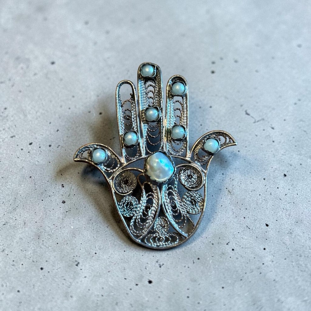 Vintage silver tone fillagree Hamsa brooch